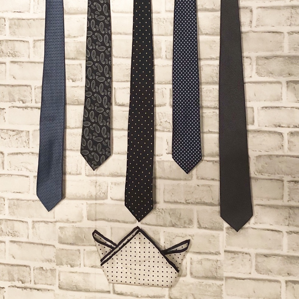 5 for $80 Michael Kors Silk Mens Neck Ties Navy - Picture 2 of 7